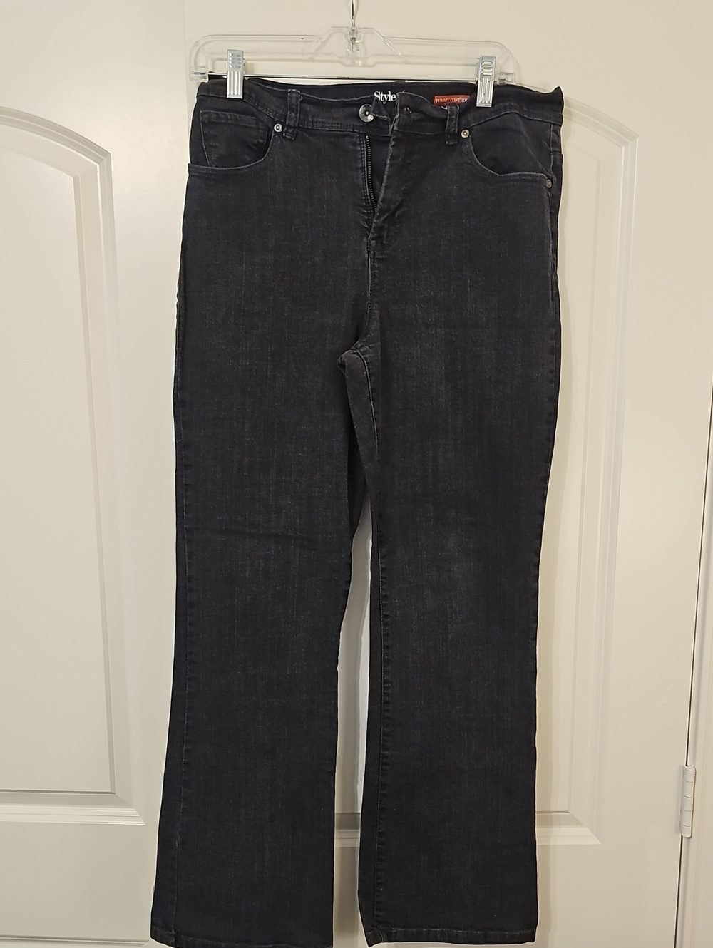 Style & Co. Gray Denim Jeans with Red Logo Detail Tumny Control